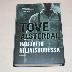 Tove Alsterdal Haudattu hiljaisuudessa